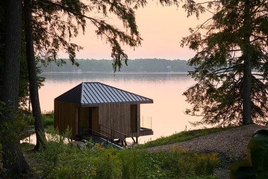 Armstrong Cottage / Peter Braithwaite Studio - Exterior Photography, Forest