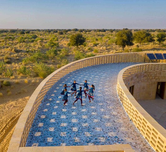 The Future of Cities: How Can We Build Differently to Promote Resilient and Low-Impact Environments? - Image 5 of 6