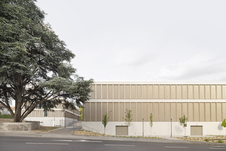 University of Applied Sciences for Beverage Technology – Lecture Hall Building and Logistics Laboratory / Bez+Kock Architekten - Image 2 of 33