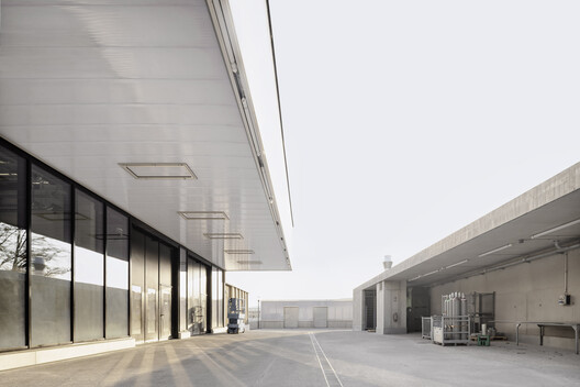 University of Applied Sciences for Beverage Technology – Lecture Hall Building and Logistics Laboratory / Bez+Kock Architekten - Interior Photography, Concrete