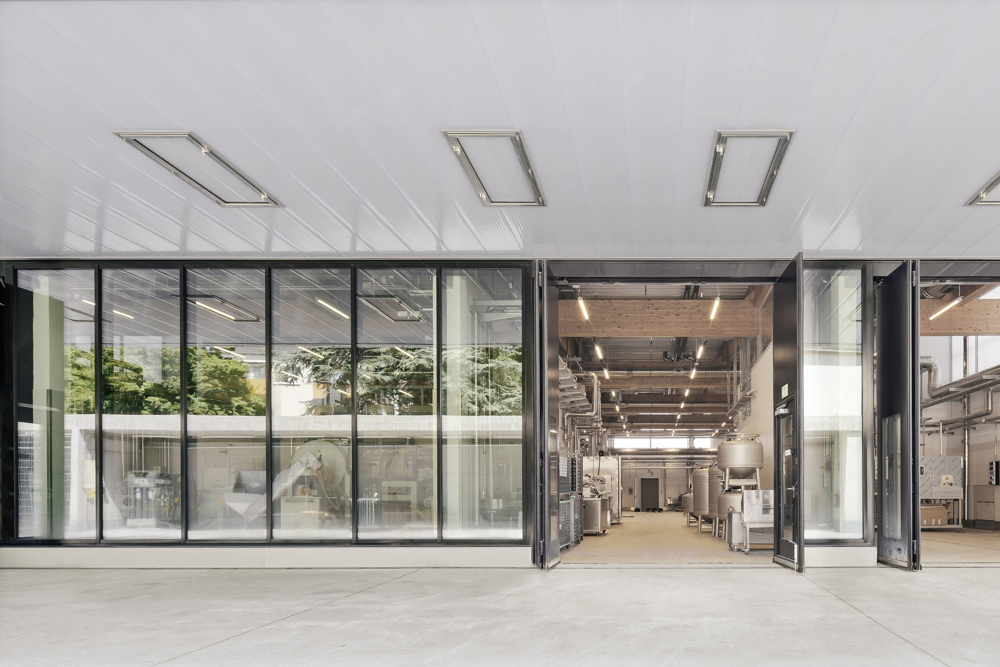Bez Engineering Building Gallery of University of Applied Sciences for Beverage Technology ...