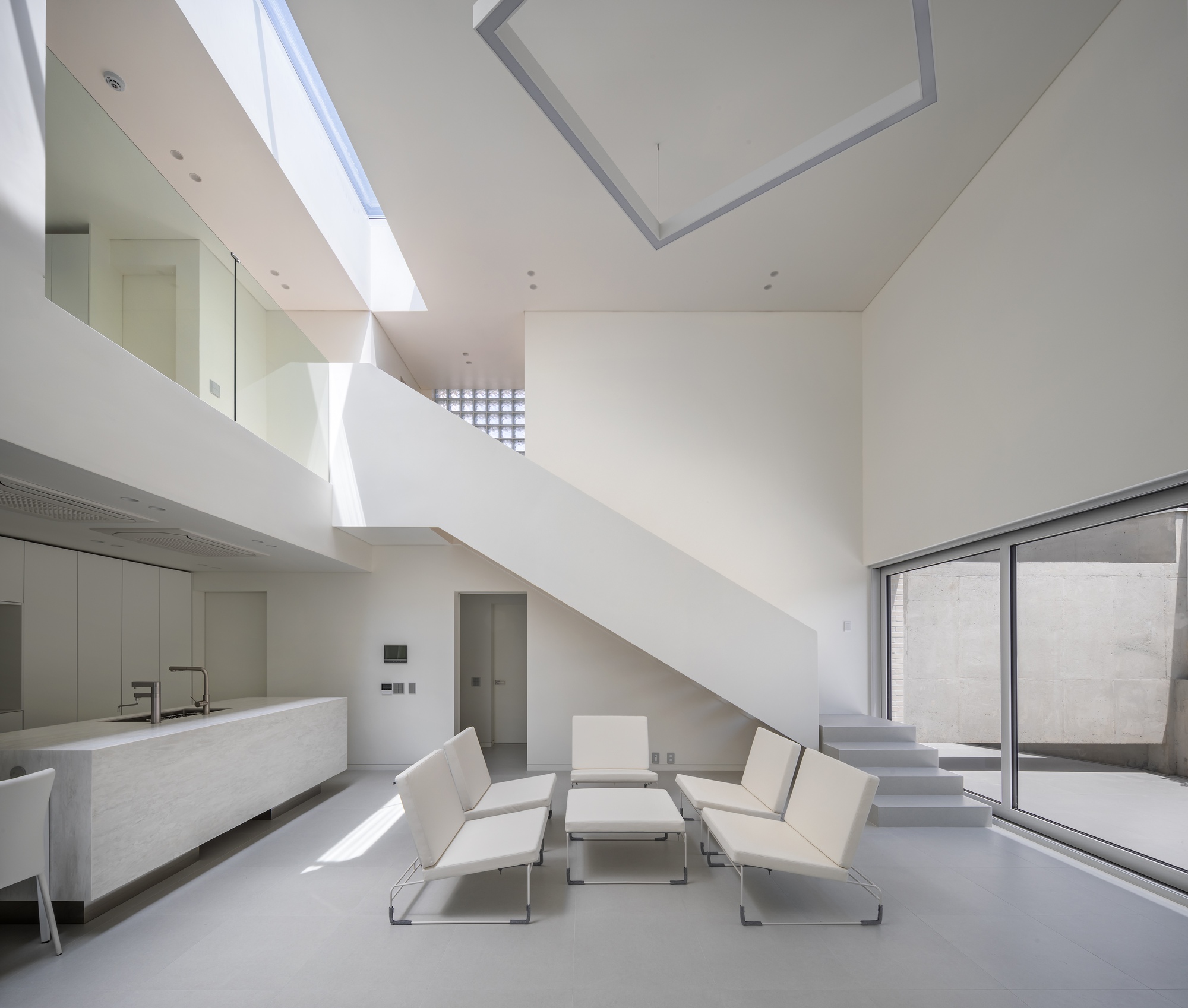 Gallery of Light Gallery House / PLAN Architects office - 7