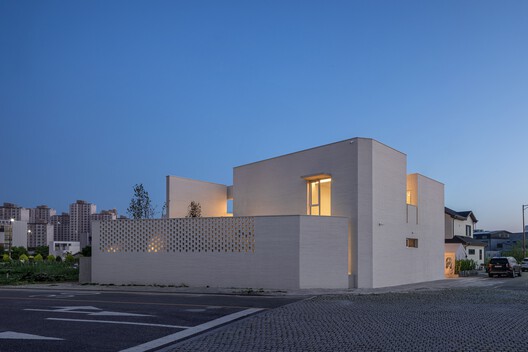 Light Gallery House / PLAN Architects office - Exterior Photography, Concrete