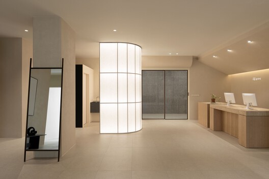 Kyeol Clinic / Design Studio Mono - Interior Photography, Lighting, Glass