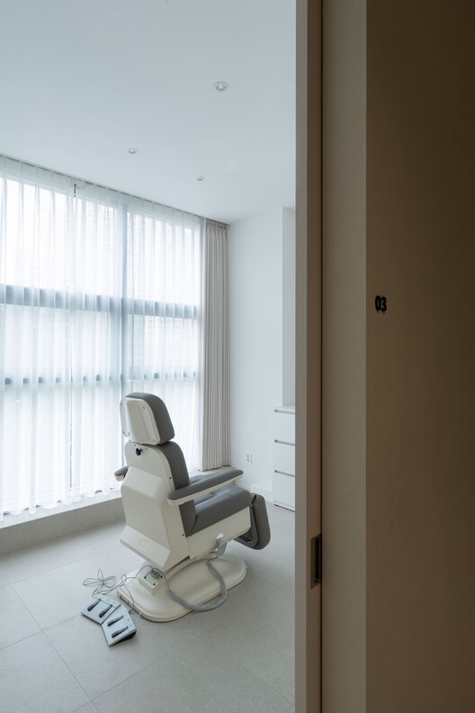 Kyeol Clinic / Design Studio Mono - Interior Photography, Chair