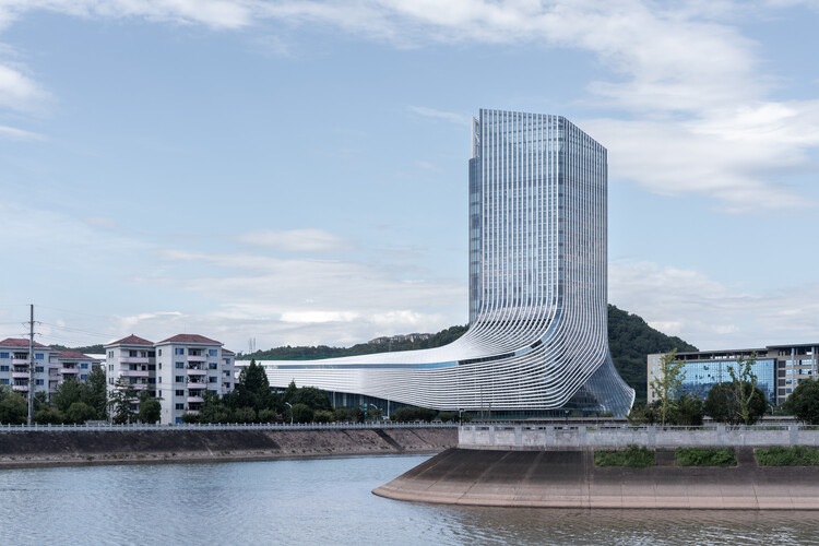 新昌小球中心 / line+ studio - 建筑图