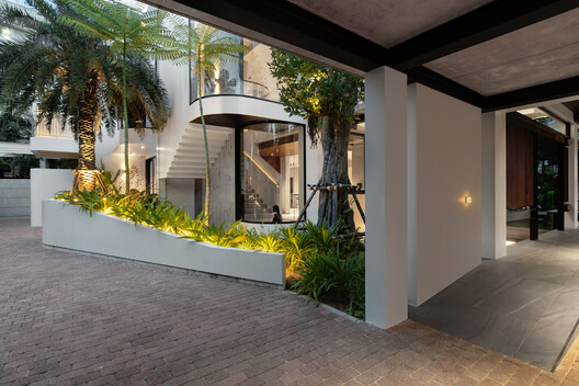Casa Wat Bo / UAD Architects - Imagem 15 de 23
