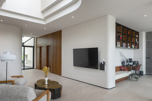 Casa Wat Bo / UAD Architects - Fotografia de Interiores, Madeira, Iluminação, Cadeira