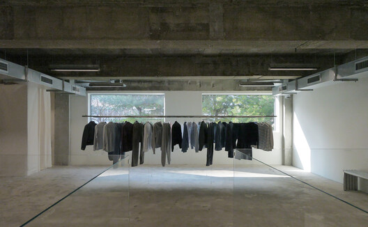 Coor Seongsu Flagship Store / ATELIER KHJ Coor Seongsu Flagship Store / ATELIER KHJ - Interior Photography, Closet, Concrete