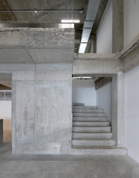 Coor Seongsu Flagship Store / ATELIER KHJ Coor Seongsu Flagship Store / ATELIER KHJ - Image 5 of 32