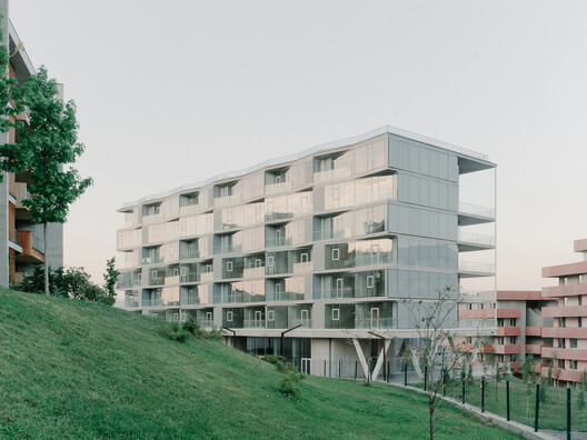 Lisi Garden House / Architects of Invention