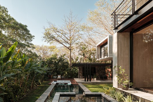 Casa Akama / Di Frenna Arquitectos - Fotografía exterior, Madera, Jardín