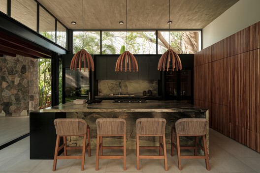 Casa Akama / Di Frenna Arquitectos - Fotografía interior, Madera, Sillas