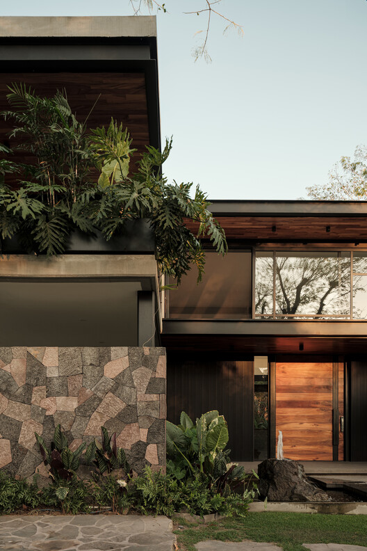 Casa Akama / Di Frenna Arquitectos - Imagen 12 de 24