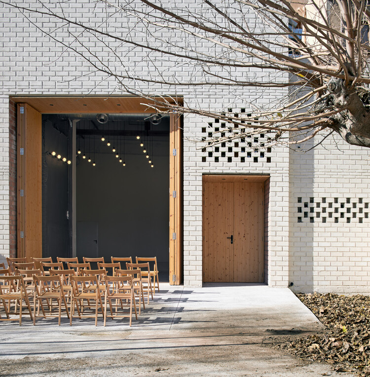 Círculo Centro Cultural Karongi/Anna Prats Joan Valls