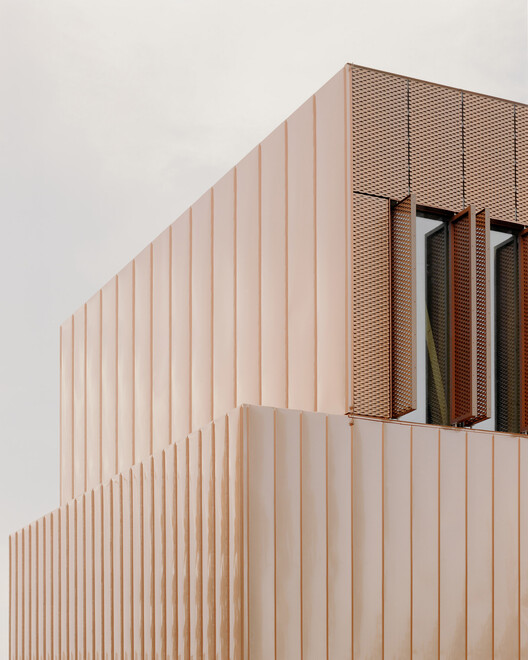 Pabellón de Recepción / Busch & Takasaki Architekten + gmp Architects - Imagen 5 de 11