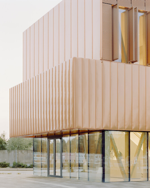 Pabellón de recepción / Busch & Takasaki Architekten + gmp Architects - Imagen 6 de 11