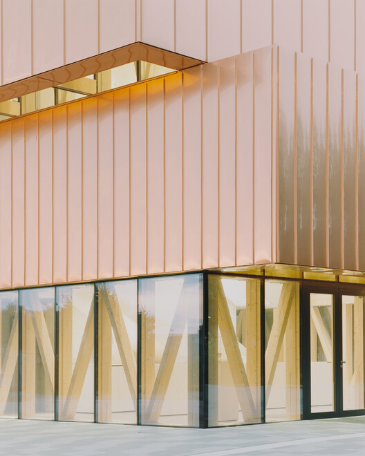 Pabellón de recepción / Busch & Takasaki Architekten + gmp Architects Pabellón de recepción / Busch & Takasaki Architekten + gmp Architects - Imagen 10 de 11