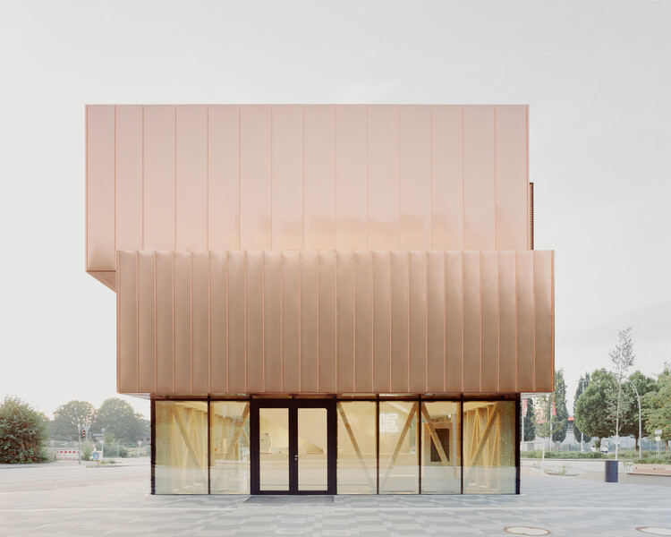 Pabellón de recepción / Busch & Takasaki Architekten + gmp Architects - Imagen 3 de 11