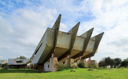 Moroccan Modern: The Architecture of Jean-François Zevaco Moroccan Modern: The Architecture of Jean-François Zevaco - Image 10 of 18
