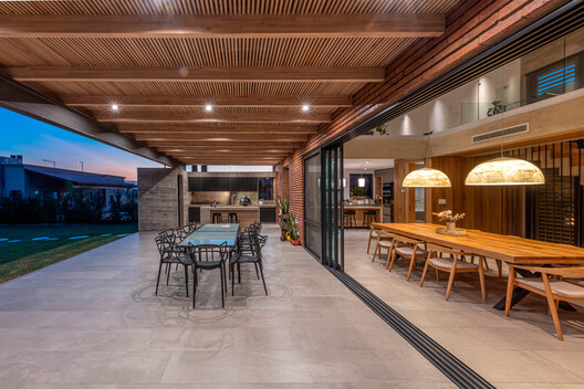 Casa G&S / Barella Arquitectura - Fotografía interior, Comedor, Madera, Fijación Vigas, Sillas