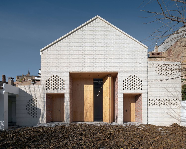 Centro Cultural Cercle Calongí / Anna Prats Joan Valls - fotografía exterior, hormigón