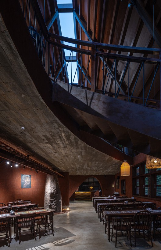 Complexo de Serviços MA.DE Bistro / AN NAM Architecture - Fotografia de Interiores, Madeira, Iluminação, Cadeira, Viga