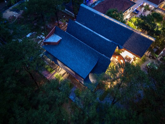 Complexo de Serviços MA.DE Bistro / AN NAM Architecture - Fotografia de Exterior