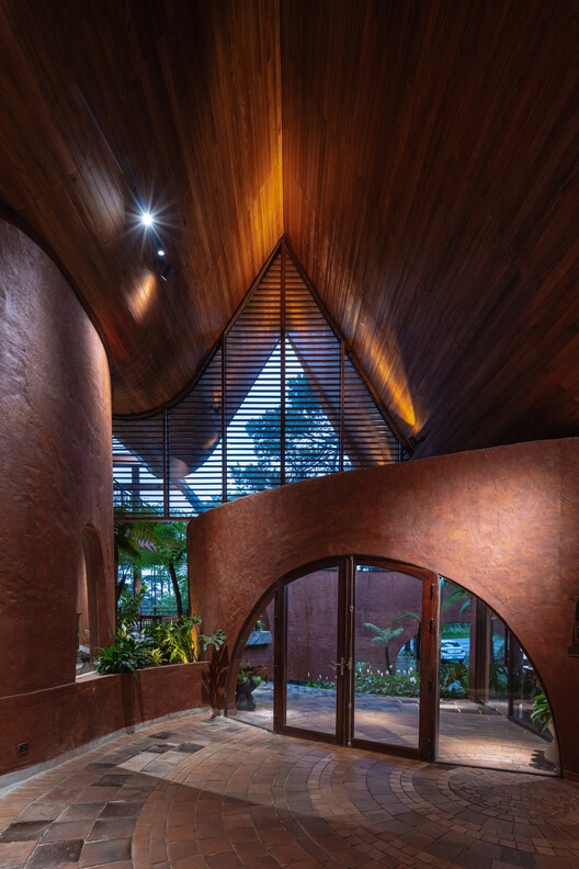 Complexo de Serviços MA.DE Bistro / AN NAM Architecture - Fotografia de Interiores