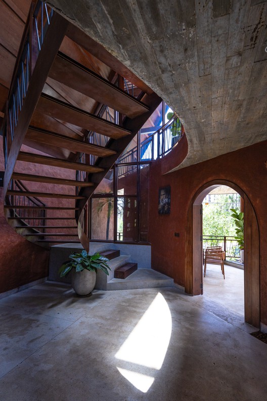 Complexo de Serviços MA.DE Bistro / AN NAM Architecture - Fotografia de Interiores, Madeira, Escada