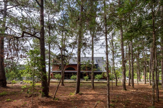 Complexo de Serviços MA.DE Bistro / AN NAM Architecture - Imagem 27 de 39