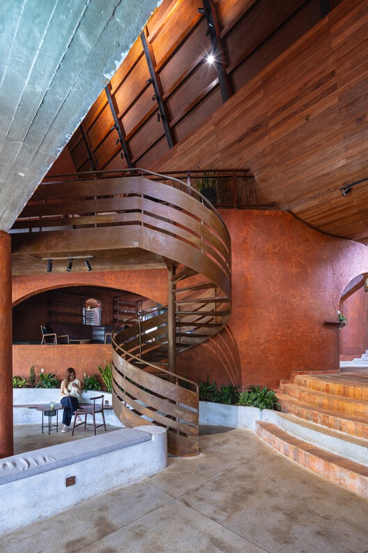 Complexo de Serviços MA.DE Bistro / AN NAM Architecture - Imagem 9 de 39