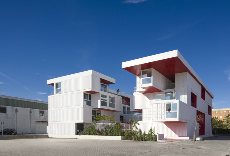 Oficina Regional Base Incubazul / Carquero Arquitectura - fotografía exterior, balcón