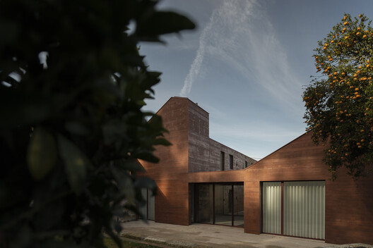 La Casa Carmín / NPS Arquitectos - Fotografía exterior, Ladrillo