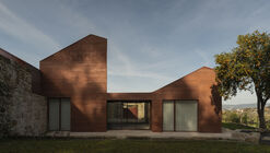 La Casa Carmín / NPS Arquitectos