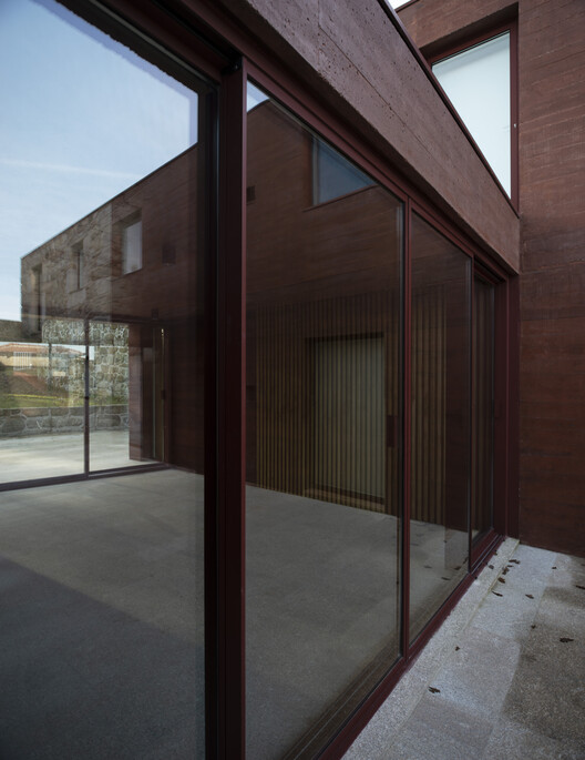 La Casa Carmín / NPS Arquitectos - Fotografía exterior, Madera, Ladrillo, Concreto