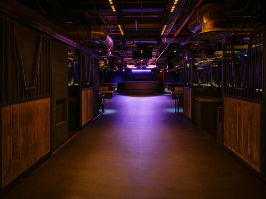 Complejo Multiuso Attache / BRICKLAB - Imagen 21 de 45