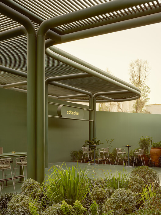 Complejo Multiuso Attache / BRICKLAB - Imagen 14 de 45