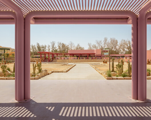 Complejo Multiuso Attache / BRICKLAB - Imagen 8 de 45