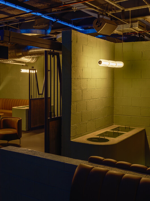 Complejo Multifuncional Agregado/BRICKLAB - Fotografía de Interiores, Iluminación