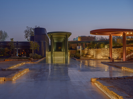 Complejo Multiuso Attache / BRICKLAB - Imagen 29 de 45