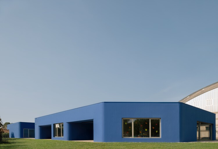 Jardín Infantil Noventa Vicentina Azul/MD41 - Foto de Apariencia