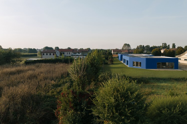 Jardín Infantil Noventa Vicentina Azul/MD41 - Foto de Apariencia