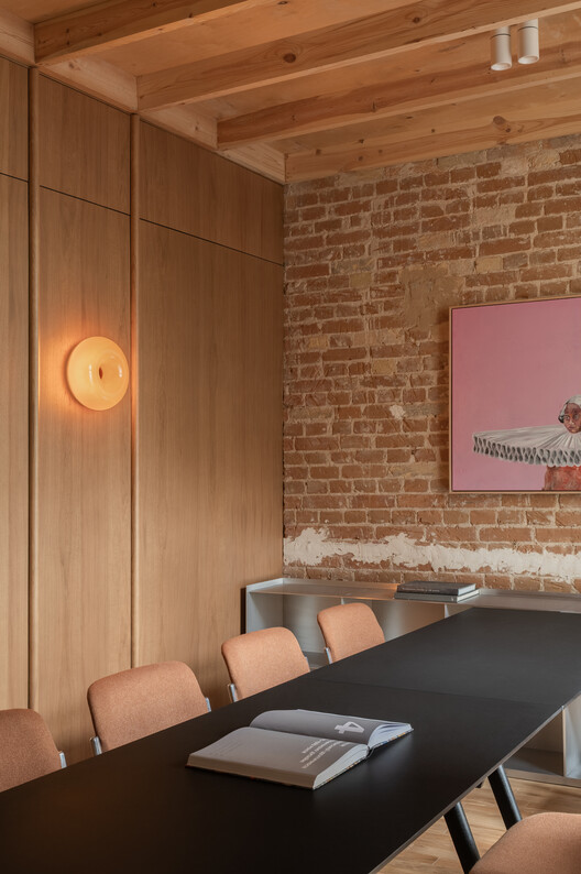 Banda Agency Office / ater.architects Banda Agency Office / ater.architects - Interior Photography, Wood, Chair