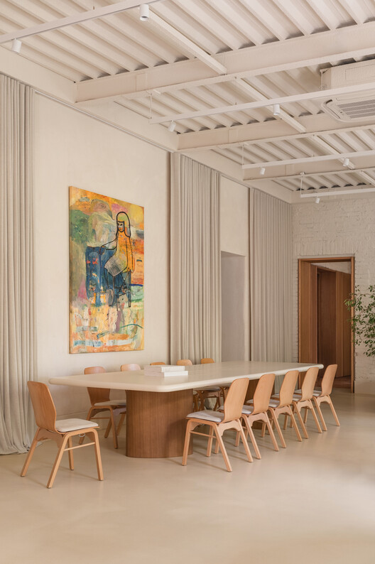 Banda Agency Office / ater.architects Banda Agency Office / ater.architects - Interior Photography, Dining room, Wood, Table, Chair