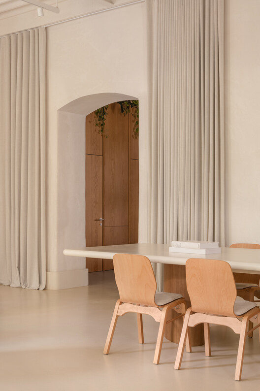 Banda Agency Office / ater.architects Banda Agency Office / ater.architects - Interior Photography, Closet, Wood, Chair