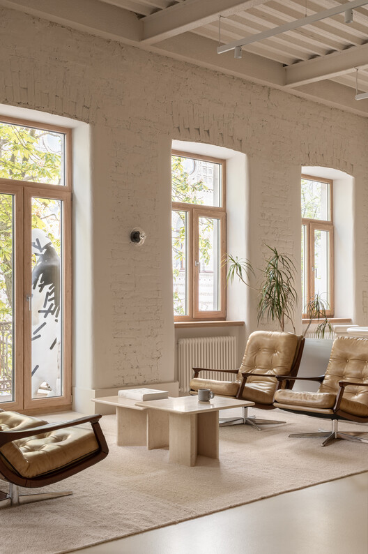 Banda Agency Office / ater.architects Banda Agency Office / ater.architects - Interior Photography, Living Room, Wood, Chair