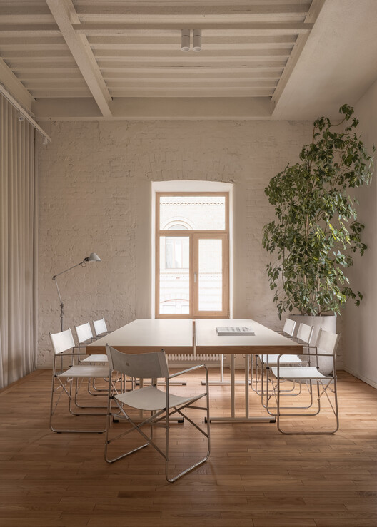 Banda Agency Office / ater.architects Banda Agency Office / ater.architects - Interior Photography, Dining room, Chair, Table