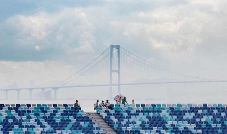 Centro deportivo del área de la Gran Bahía/Zaha Hadid Architects - Fotografía exterior