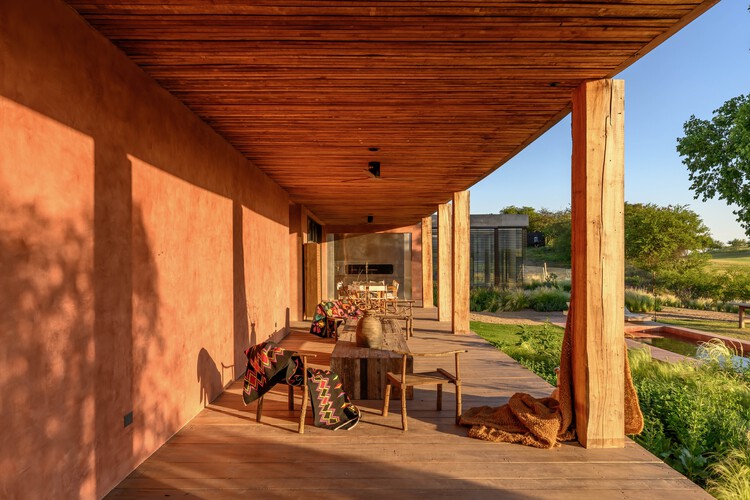 Casa BP / Santiago Berlotti - fotografía de interiores, madera, fijación de vigas